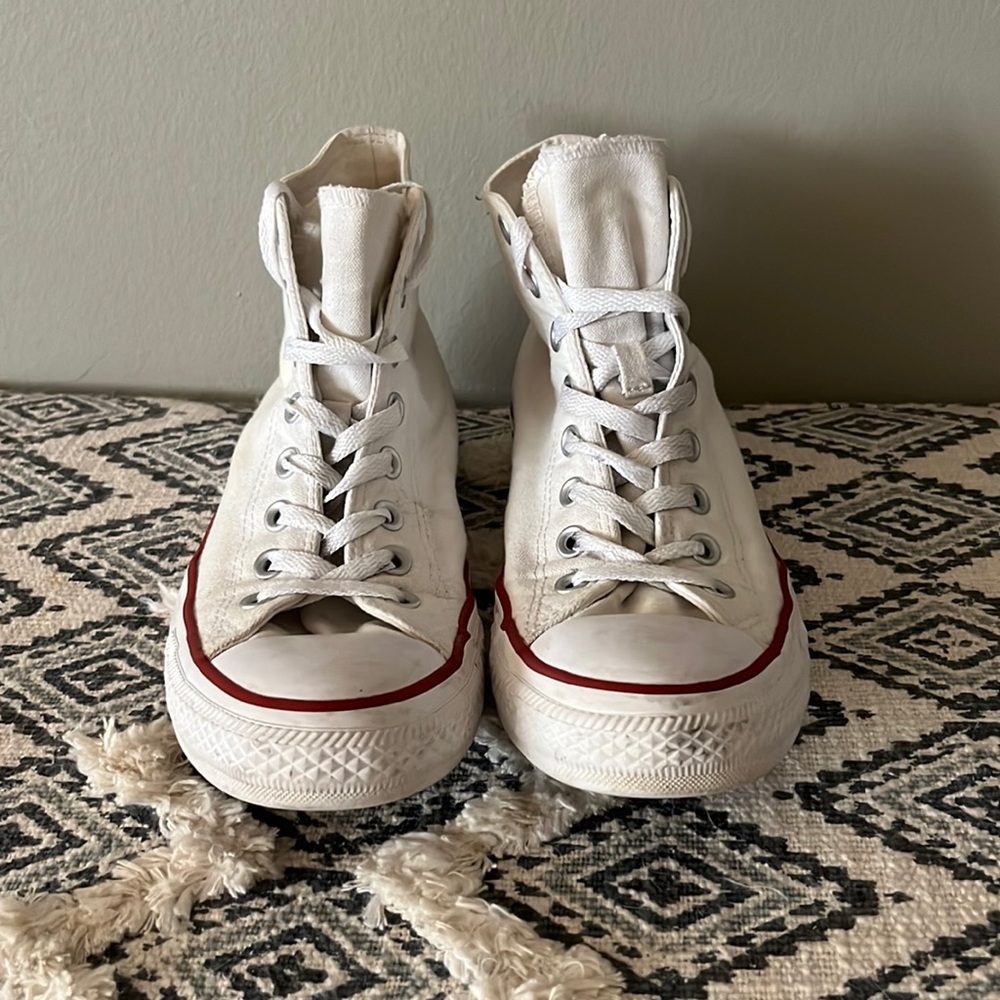 Converse White High Tops Size: 10 Women’s Size: 8 Men’s, Only worn once